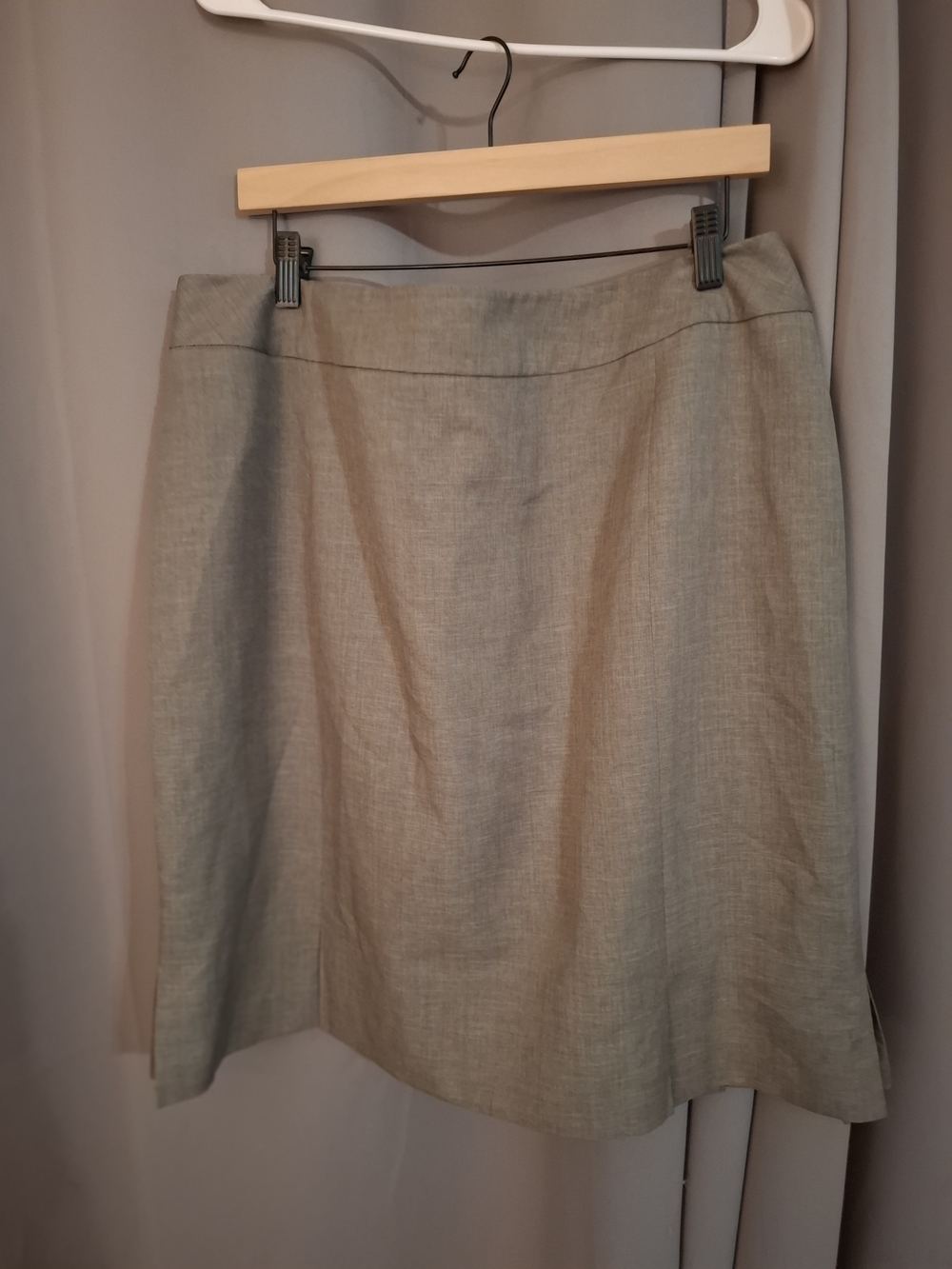 Jones Studio Light Gray A-Line Skirt